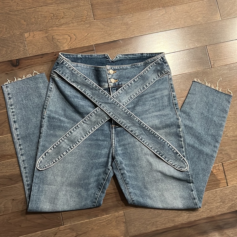 Abercrombie & Fitch frayed Skinny Jean with tie belt